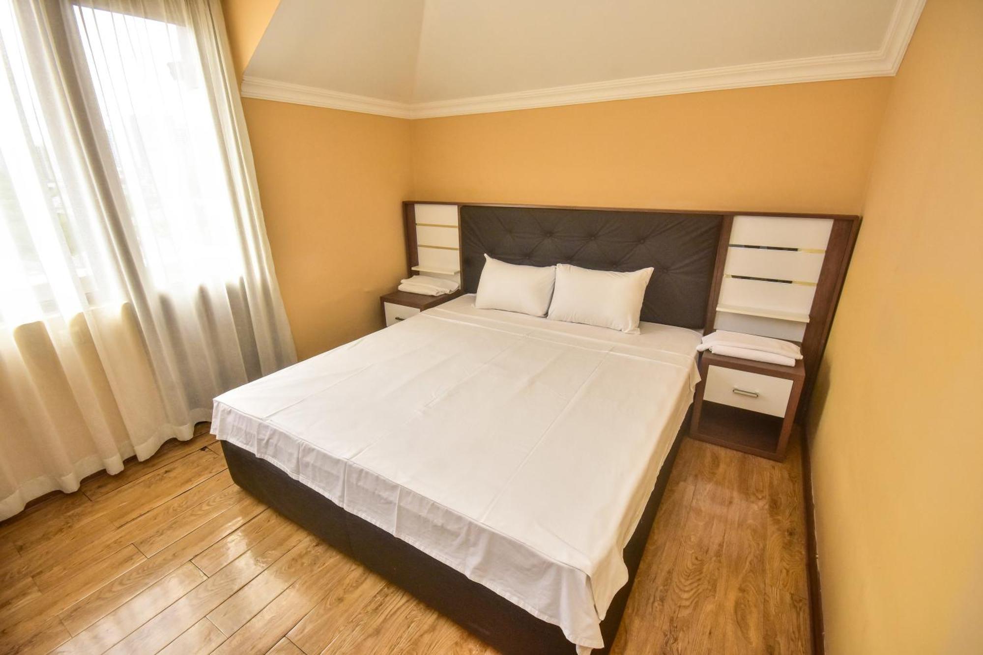 Family Apartments In 바투미 외부 사진